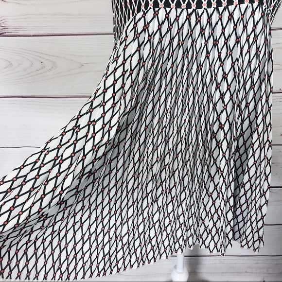 Deletta Anthropologie Pleated Diamond Tank Large - Picture 7 of 11